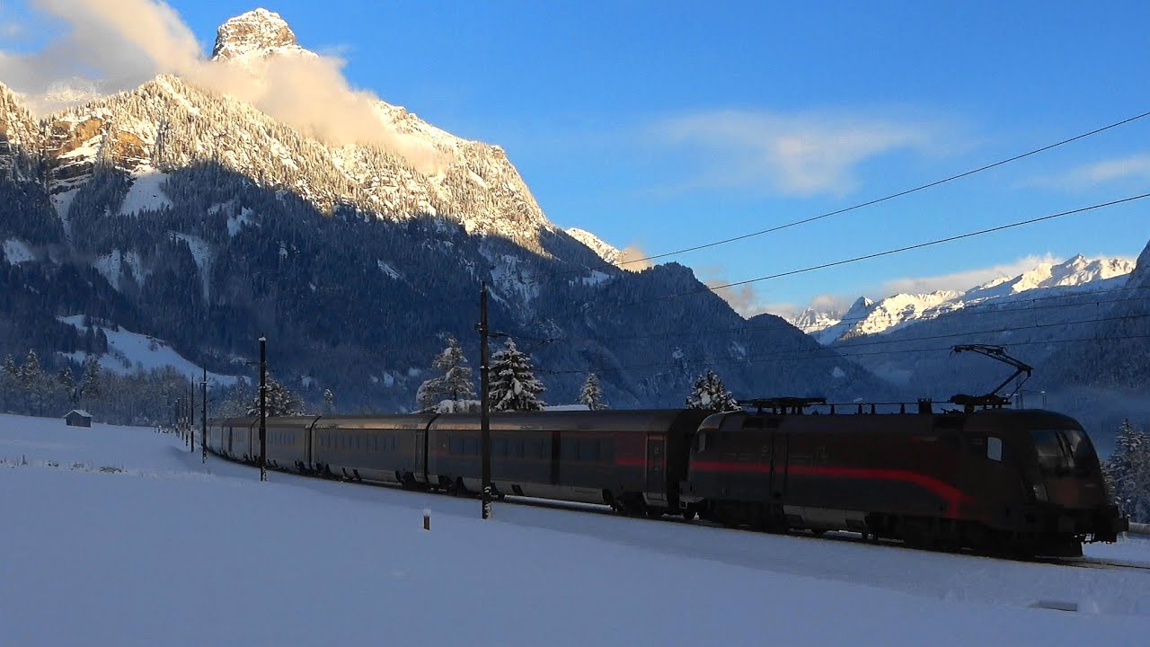 Arlbergbahn:❄Schneefräse&RJX661 nach Wien HBF durchfährt die frisch verschneite Landschaft bei Braz