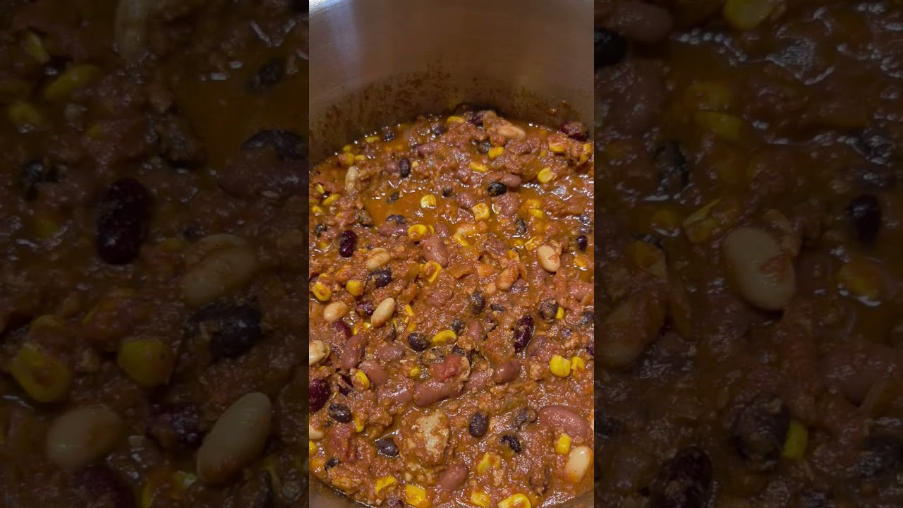 Делмоко Плаггер готовит перец чили