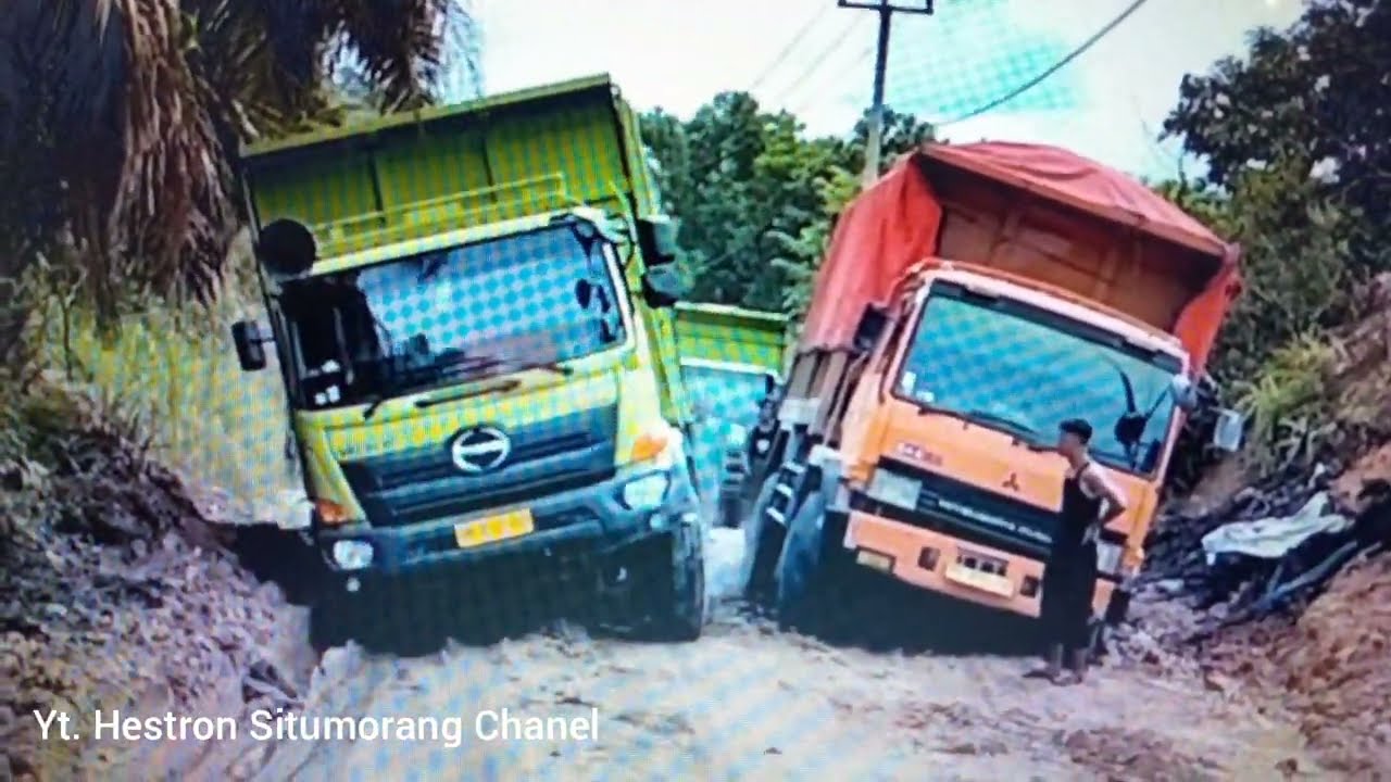 Truck HINO Vs Truck FUSO