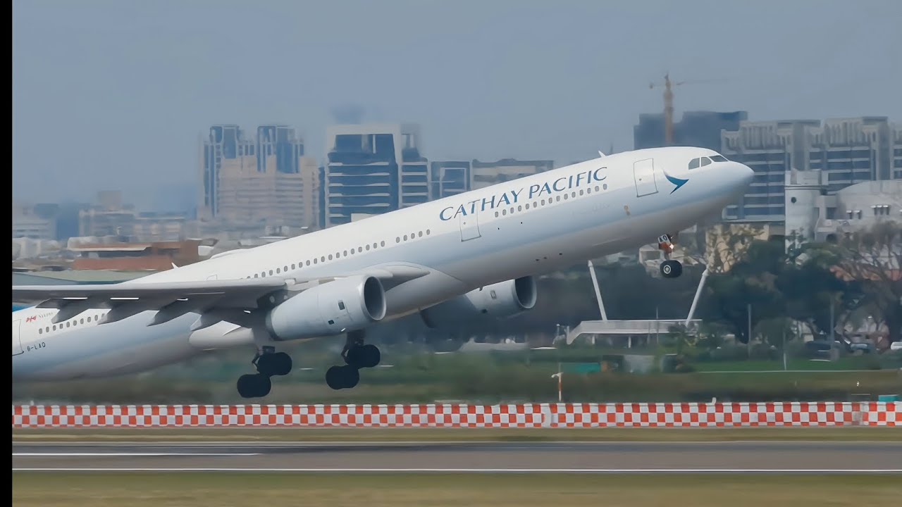 飛機多班次起降/高雄小港機場/巧遇華航330航訓。