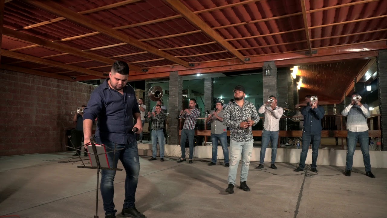 Manuelito (En Vivo) - Banda Corona Del Rey