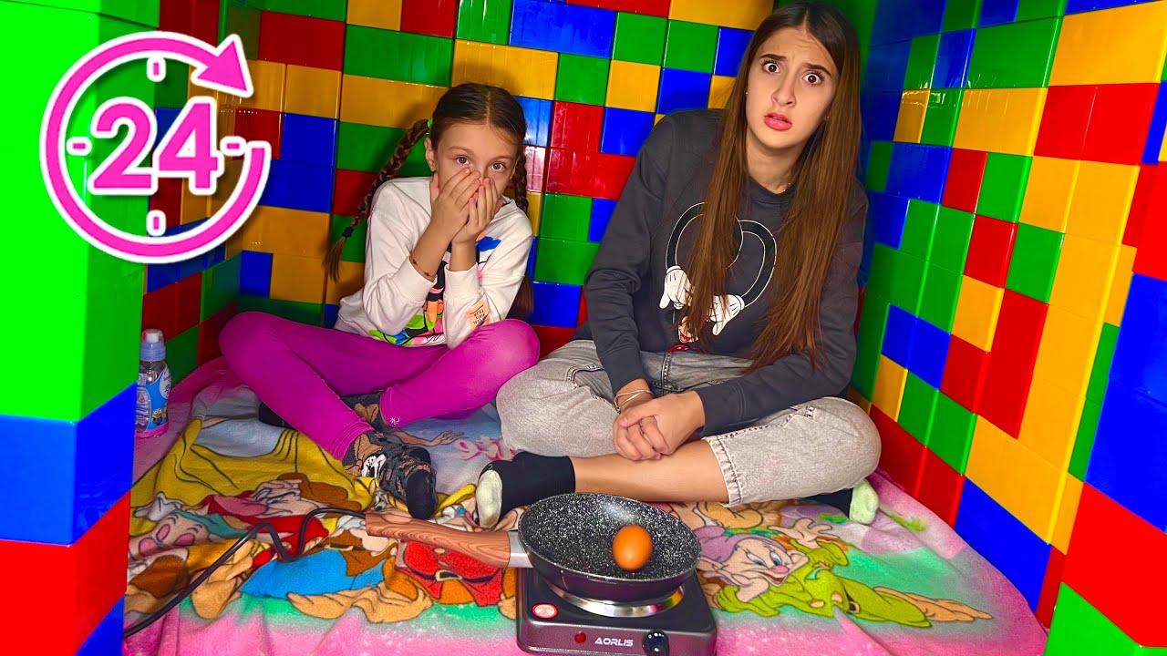 SOPRAVVIVIAMO per 24 ORE nella CAPANNA di LEGO