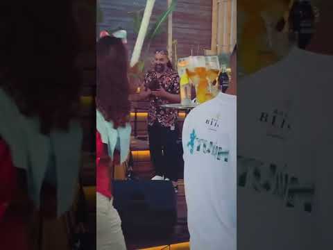 El Maestro Alain Pérez, Manuel Moreno y Nacho rumbeando.