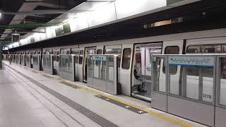 港鐵港島線列車A101/A166關門(D778)