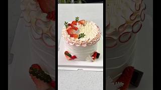 Simple Yet Elegant Cake Design 🎂✨ | Easy Cake Decoration #shorts
