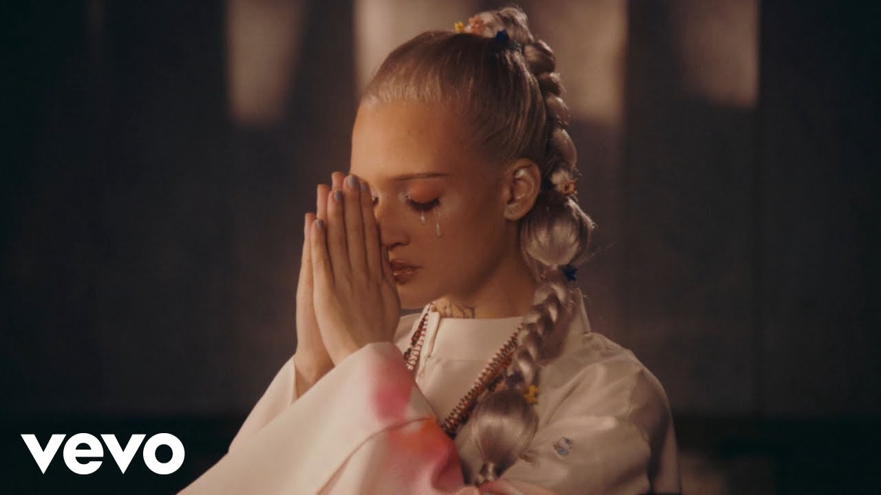 在 YouTube 上观看 LUNA KI, Kenya Racaile - Rivotril 在 YouTube 上观看 LUNA KI, Kenya Racaile - Rivotril