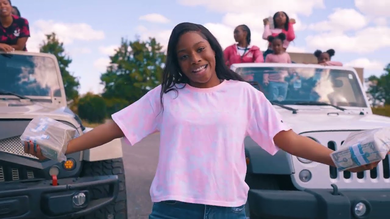 Zed Zilla x Breyia Boo | W T M A | Official Video auf YouTube ansehen Zed Zilla x Breyia Boo | W T M A | Official Video auf YouTube ansehen