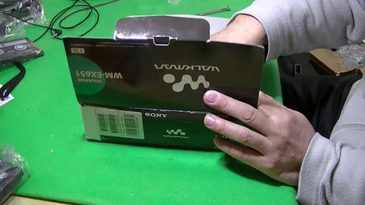 箱付き新品のSONYカセットウォークマンWM-651を検証してみました - YouTube