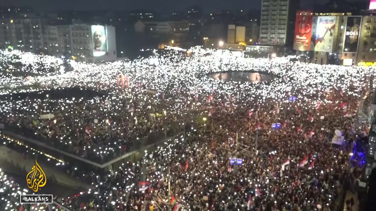 يدعو الطلاب إلى إجراء انتخابات برلمانية مبكرة في صربيا - ما هي الشروط؟ | السياق