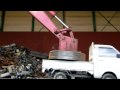 鉄スクラップ工場 荷下ろし Unnecessary iron is dropped at the scrap factory