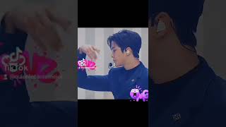 Encantador Kim Seok-woo, mas conocido como Rowoon. ❤️😊❤️🥰 Cantante, modelo y actor surcoreano