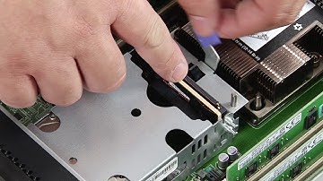 Lenovo ThinkSystem SN850 installing a 2.5-inch drive backplane