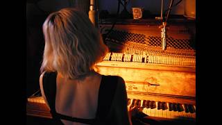 Maisie Peters - Questions (Live From My Parents' Piano)