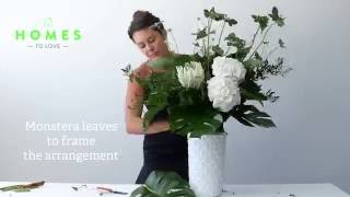 How to arrange flowers in a tall vase screenshot 5
