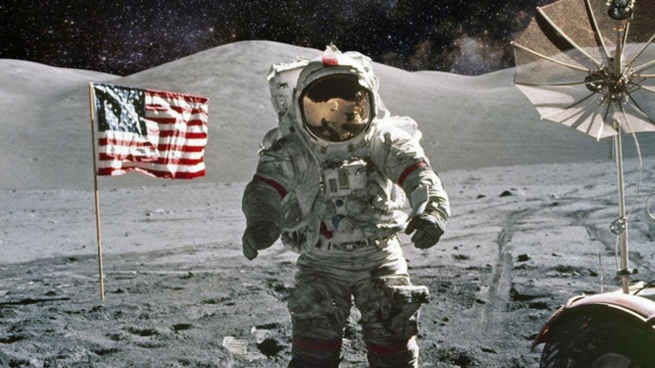 25 Datos Inútiles #7 ¿Como c4gan los astronautas?