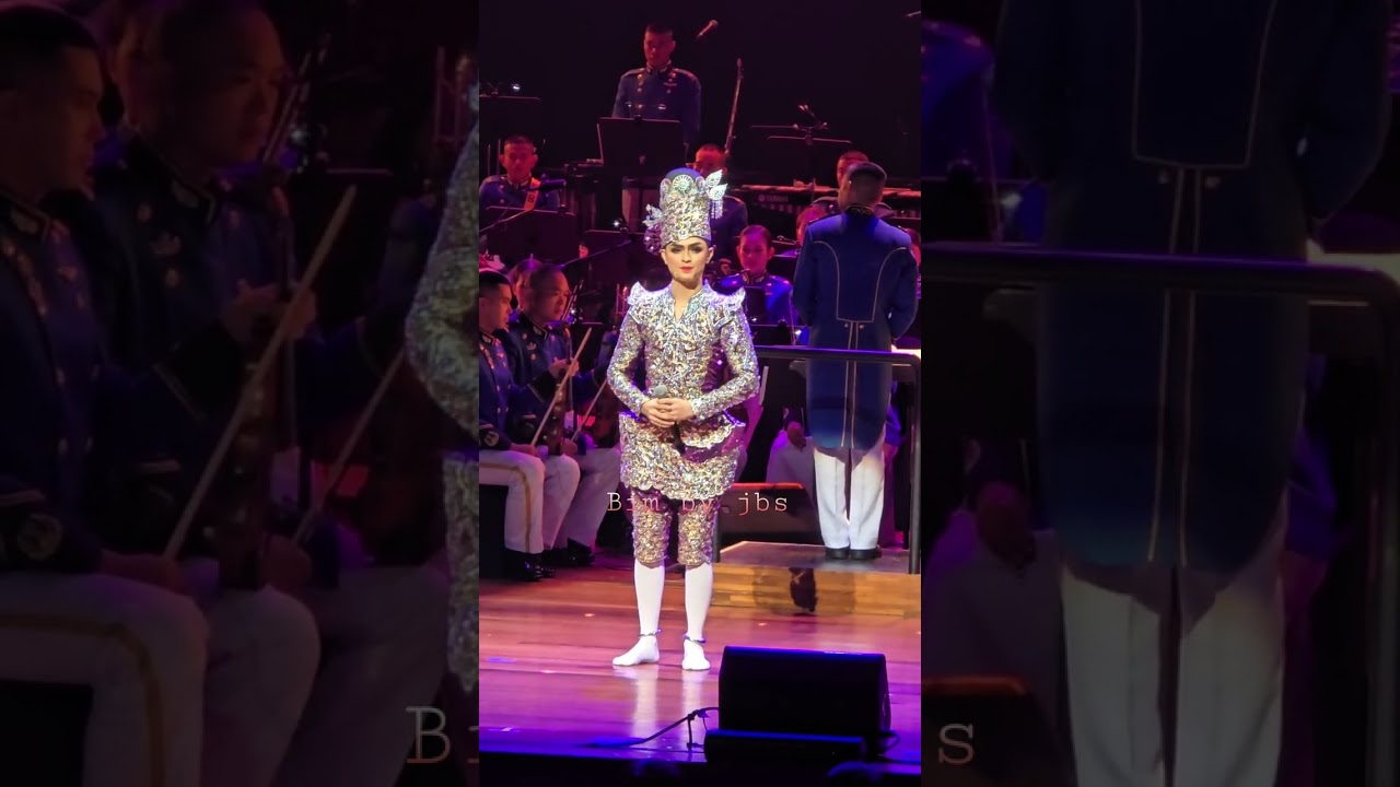 น้องแบงค์ ศรราม ร้องยอยศพระลอถวายหน้าพระที่นั่ง งานคอนเสิร์ตทัพฟ้าคู่ไทยเพื่อ ชัยพัฒนา#ศรราม น้ำเพชร