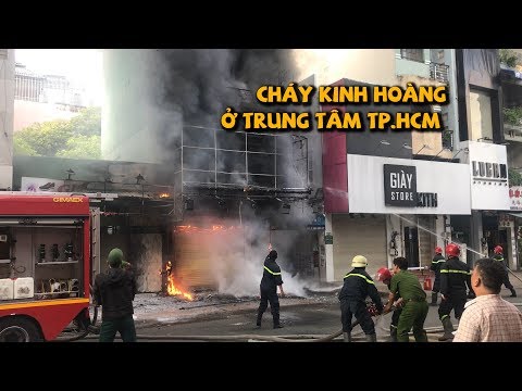 Video Cứu phụ nữ mang thai mắc kẹt trong vụ cháy kinh hoàng... - youtube