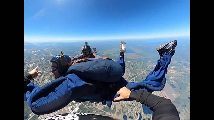 Harry on his #aff #skydiving course with www.learnskydiving.com