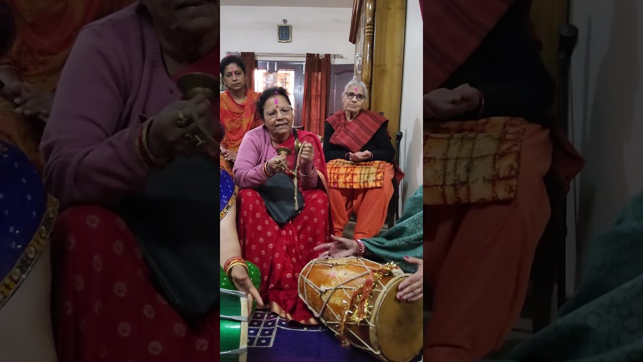 होली की बैठक मे कुमाऊँनी गीत का आनंद लीजिए ❤️❤️