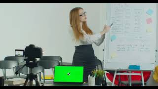 Teacher is explaining green screen notebook