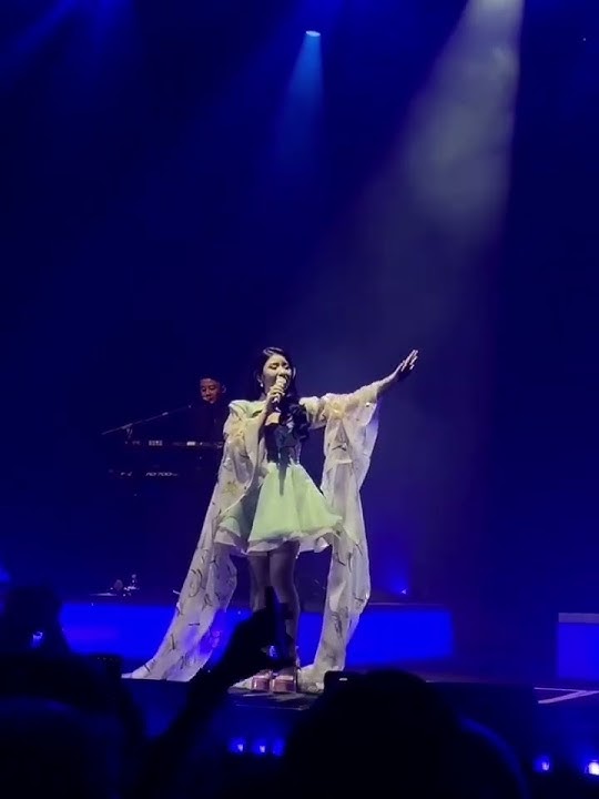 BEGINI jadinya kalau Tiara Andini bawain lagunya Peterpan yang judulnya Jauh Mimpiku, keren...