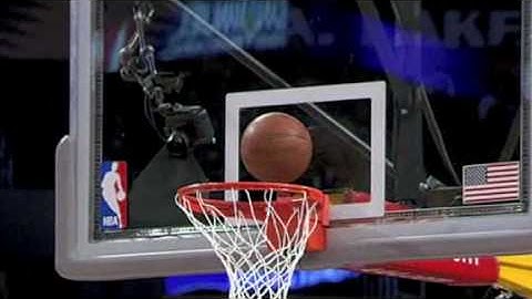 Lamar Odom With the 3-pointer! (Lakers vs. Kings Highlights)