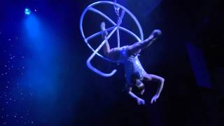 Aerial umbrella act by Alina 1889 / www.maximaaa.com