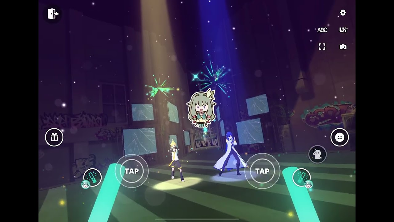 playing the virtual show￼