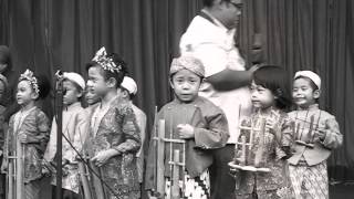 Cyril Singing Ibu Kita Kartini