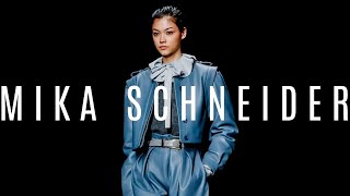 MIKA SCHNEIDER (美佳) | FW20 | Runway Compilation