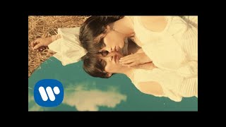 Video voorbeeld van "Aura Dione -  Sunshine (Official Video)"