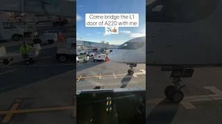 Come bridge the L1 door of A220 with me ✈️👍🏽 #aviation #door Come bridge the L1 door of A220 with me ✈️👍🏽 #aviation #door