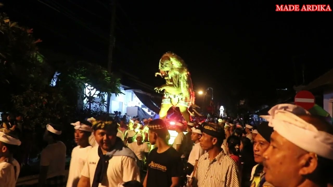 ogoh-ogoh Banjar dinas kayu putih, desa bebandem tahun Caka 1946