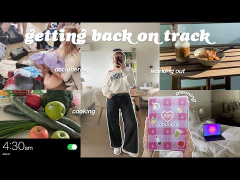 Getting My Life Together: Waking Up At 5am, Decluttering, Working (productive 1 Hour Vlog)
