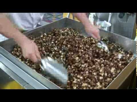 How to Make Chocolate Caramel Corn