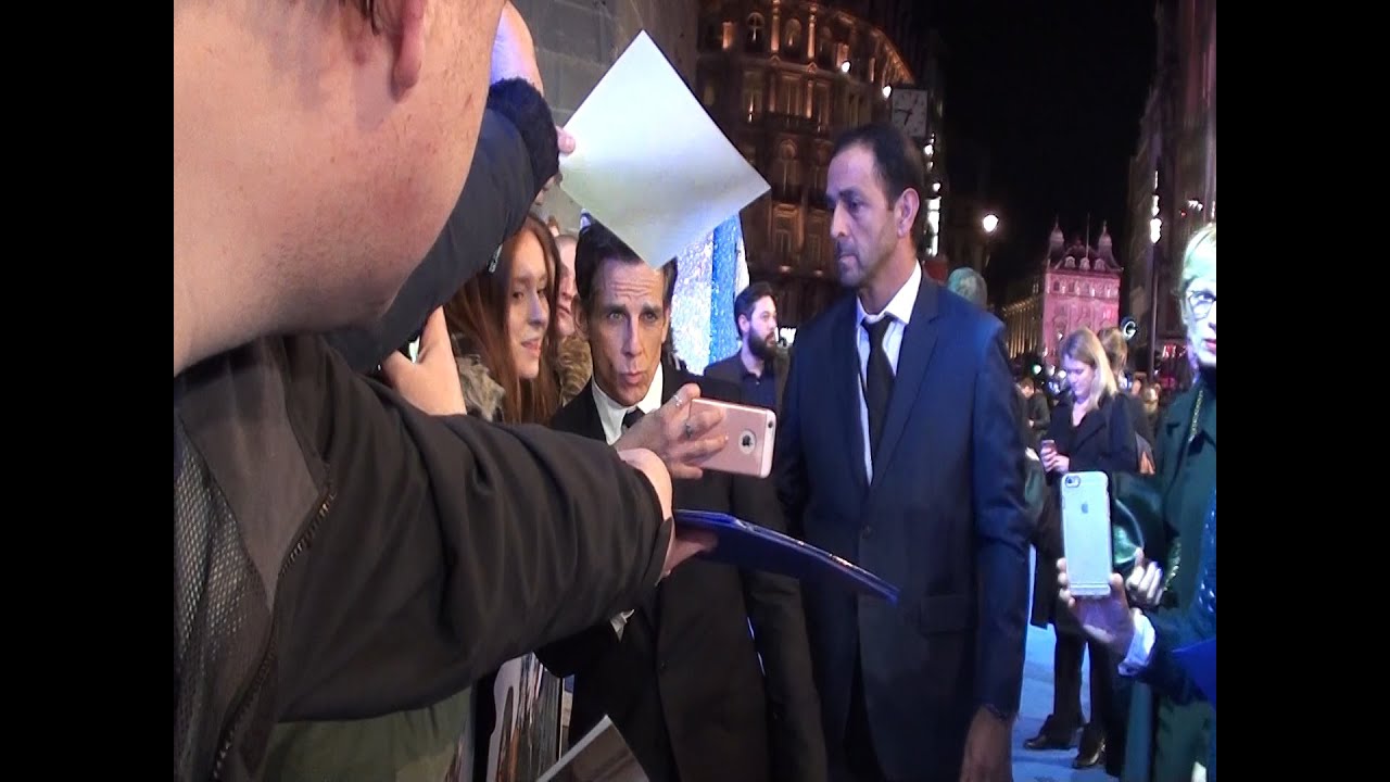 Ben Stiller breaks the world record for the longest selfie stick at