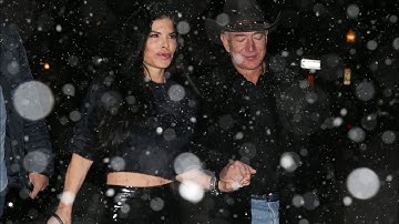 Lauren Sanchez wears a crop top on a cold night in Aspen