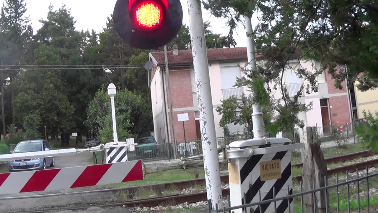 Passaggio a livello di via Stazione - San Martino in Gattara (RA) / Level Crossing / Paso a nivel