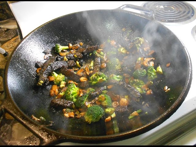 Let Stædig Perle American Wok Hei: Stir Frying on an Electric Stove (in a Cast Iron Wok) -  YouTube