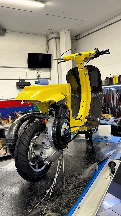25.000€ di Vespa in Carbonio