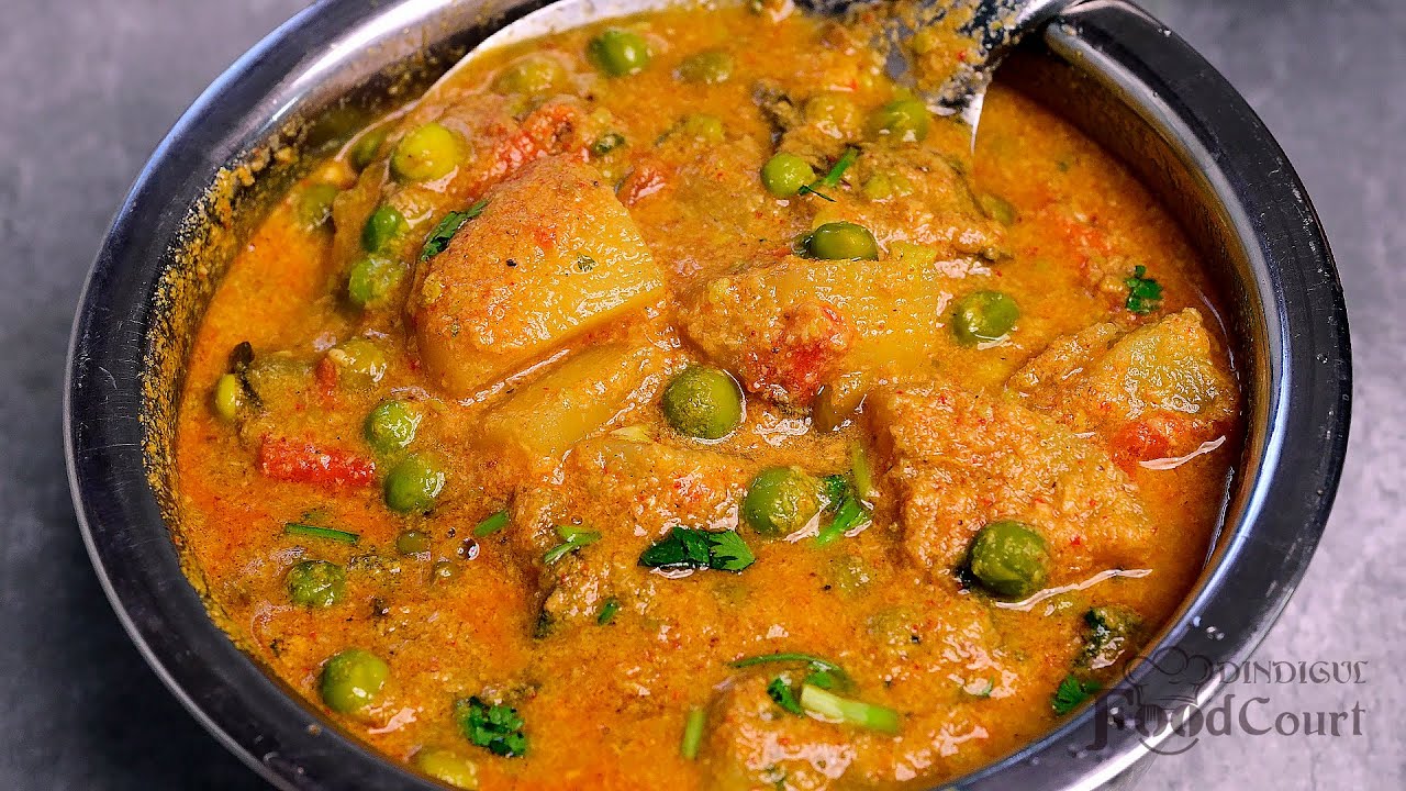 Potato Peas Kurma/ Side Dish For Chpathi, Rice, Poori/ Urulaikilangu Pattani Kurma