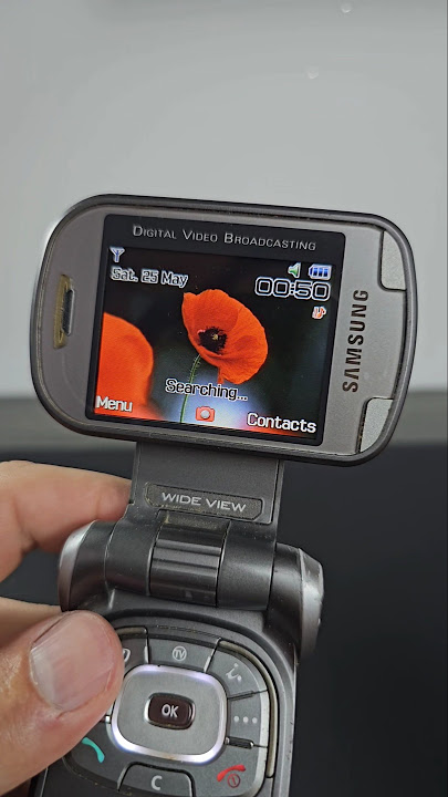 A phone that played TV in 2006? Did you know about it? #samsung #retrogadgets #technostalgia