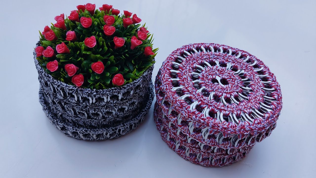 CAIXINHA REDONDA COM LACRES DE LATINHA