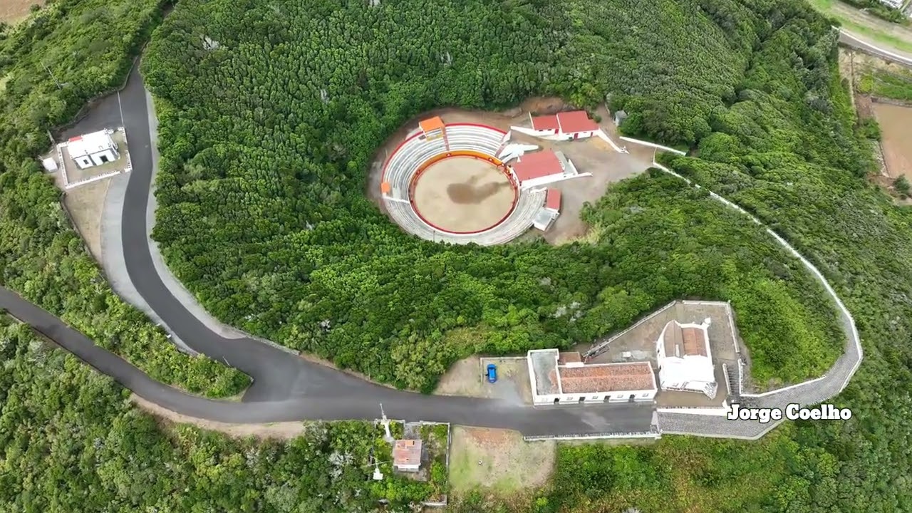 Monte de Nossa Senhora da Ajuda - Praça de Toiros da Graciosa - Ilha Graciosa Açores 