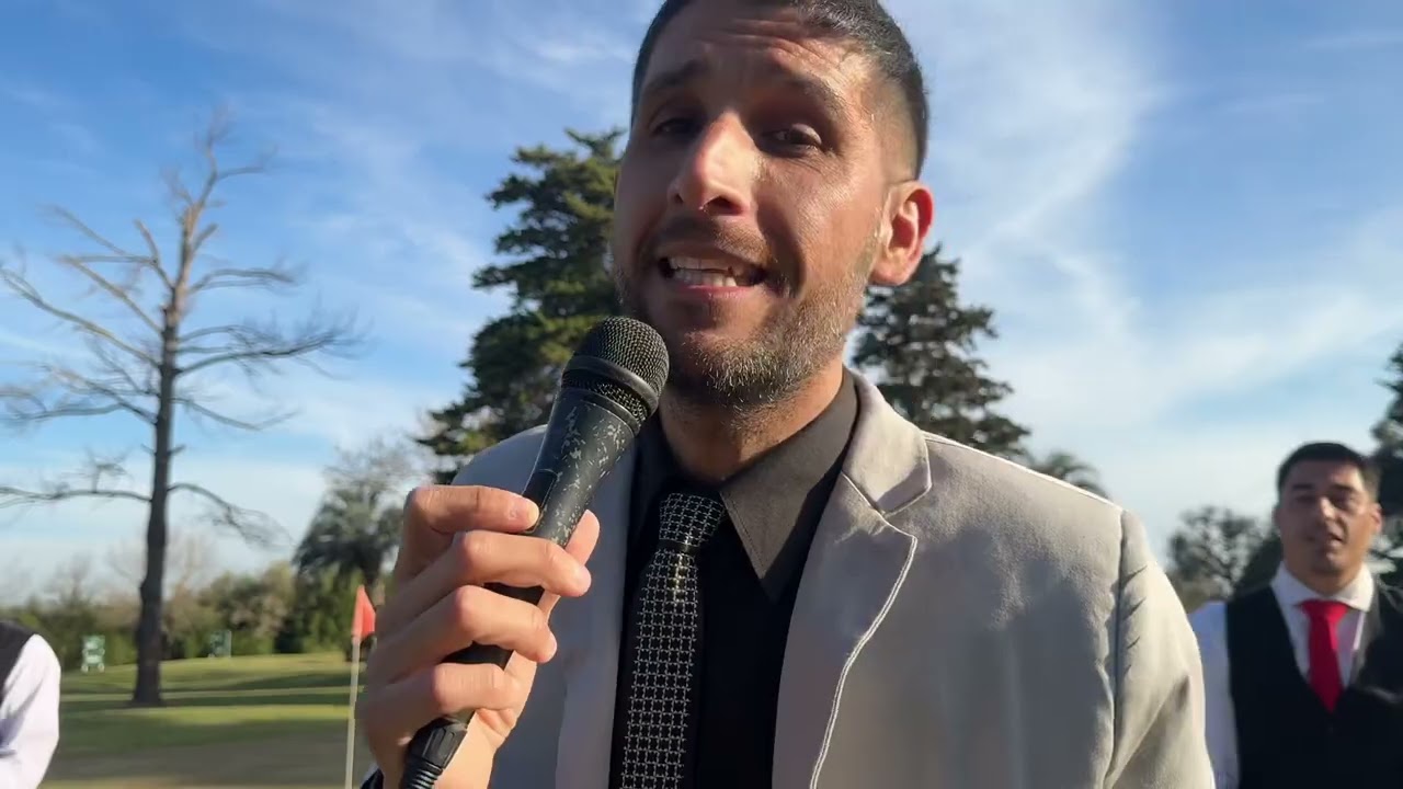 GRUPO LA QUE VA “ENGANCHADOS”: PAISAJE/AMORES CÓMO EL NUESTRO/ ME GUSTA TODO DE TI/ MUJER CÓSMICA.