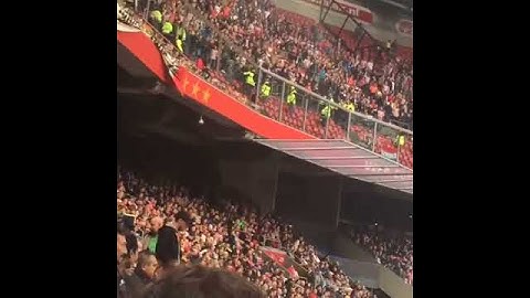 Ajax-PSV 1-2 "en wie niet springt die is een jood