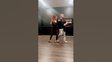 Jaime & Jessica Cuban level 2 salsa class demo 28/11/22