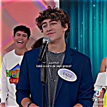 'Seu primeiro beijo foi bom quantos anos' Kkkkk