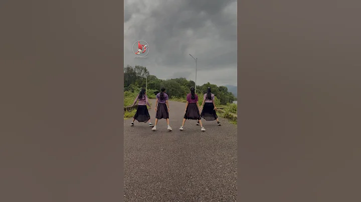 Koomapatti🔥😂 funny moves not a professional one🤪#dance #trendingreels #dance #viralreels #public thumbnail