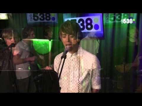 Orange Skyline Hero Live Bij De Show Zonder Naam